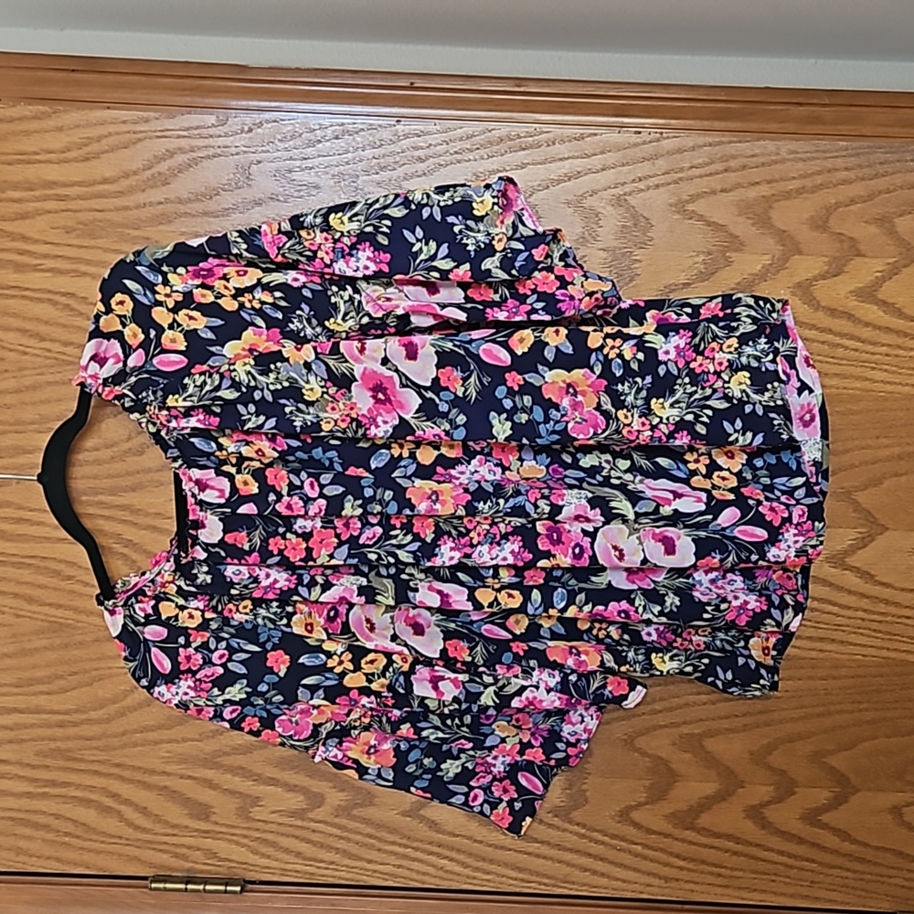 EUC Flowy Floral Blouse